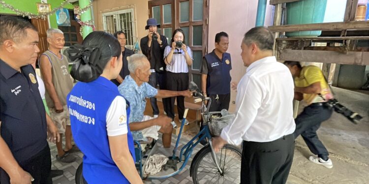 อธิบดีกรมการปกครอง เปิดโครงการ “นั่งสุข ลุกสบาย” ผสานพลังเมตตาคณะสงฆ์ ดูแลผู้สูงอายุและผู้พิการ ในพื้นที่ อ.คลองหลวง จ.ปทุมธานี