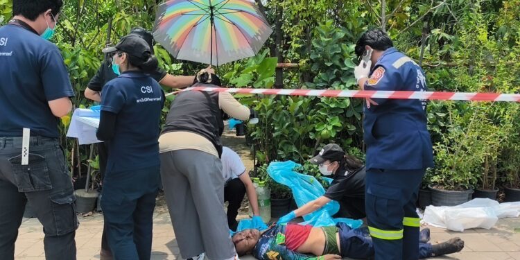 นนทบุรี สลด หนุุ่มพลัดตกป้ายโฆษณาสูง 28 เมตรเสียชีวิต