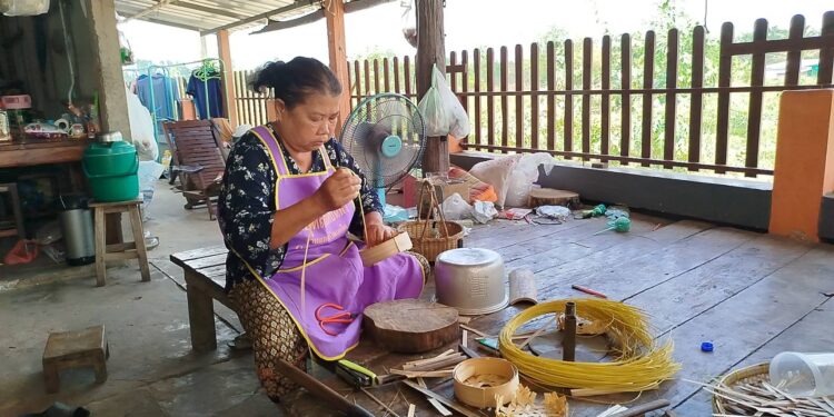 ปราจีนบุรี เรื่องดีดี เกษียณสำราญ อดีตสาวฉันทนาพลิกชีวิตสานเข่งปลาทู ส่งลูกเรียนจบ-รายได้พุ่งครึ่งเดือนเฉียด 3 พัน