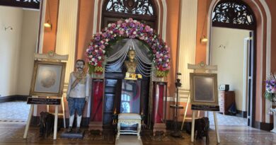 ปราจีนบุรี ร่วมใจถวายน้ำสรงพระศพเจ้าฟ้าพัชรกิติยาภาฯ ณ วัดสง่างาม           ดร.สุภาภรณ์ น้อมรำลึกพระมหากรุณาธิคุณ ทรงหนุนภูมิปัญญาไทย-ให้โอกาสผู้ต้องขัง