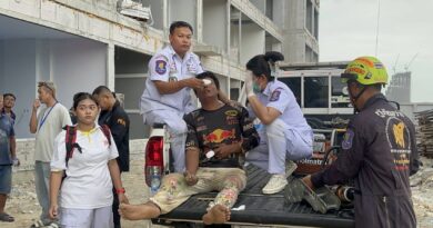พ่อเลี้ยงใจสลาย หันมาอีกทีลูกชายวัย 15 ถูกเครื่องตอกเสาเข็มดูดร่างดับ เผยเสียงสุดท้าย ผมเจ็บ ช่วยผมด้วย