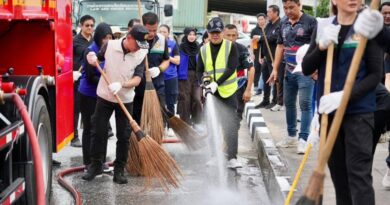 ชลบุรีลุยต่อเนื่อง! ผู้ว่าฯ นริศ นำทัพ Big Cleaning Day ครั้งที่ 12/2569 ปรับภูมิทัศน์แหลมฉบัง มุ่งสู่เมืองสะอาดเป็นระเบียบเรียบร้อย