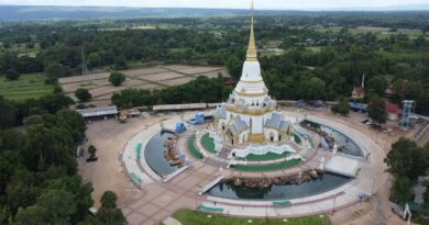 สกลนคร สุดยอดอลังการ์  ประติมากรรมพระมหาธาตุเจดีย์ วัดป่านาคนิมิตต์ ศูนย์รวมใจชาวพุทธ