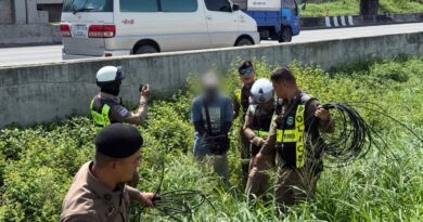 ตำรวจทางหลวงรวบมือขโมยสายไฟรายเดิม หลังเคยก่อเหตุและถูกบันทึกพฤติกรรมไว้ สารภาพทำมาแล้วหลายครั้ง