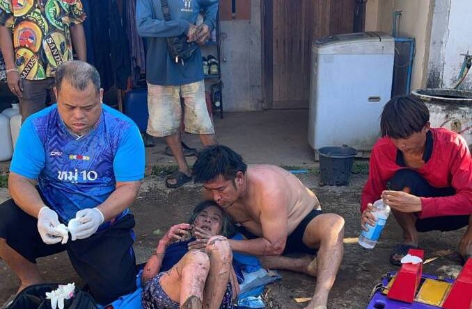 ปราจีนบุรี นาทีระทึก ลูกกตัญญูลุยไฟฝ่าควันโขมง อุ้มแม่ป่วยติดเตียงรอดตายหวุดหวิด