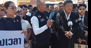 นายกฯปรีดา สมาคมธุรกิจรถตู้ฯจับมือนายกฯอัสนี สมาคมผู้ประกอบการรถโดยสาร ทวงถามความคืบหน้าการแก้ปัญหาความเดือนร้อนของผู้ประกอบการสาธารณะ