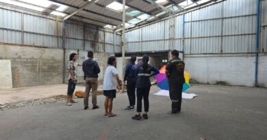 นนทบุรี ช่างวัย 58 ปี รับจ้างซ่อมหลังคาโกดัง สูง 5 เมตร ก้าวพลาดตกลงมาเสียชีวิตคาที่