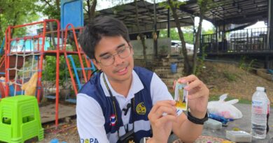 นนทบุรี ต่อข่าว เปิดไพ่ยิปซีคาดพรุ่งนี้อาจพบเบาะแสสำคัญ ขณะเจ้าหน้าที่ยังเดินหน้าค้นหาร่างผู้เสียชีวิตอย่างเต็มกำลังแต่ยังไม่พบ