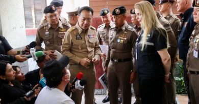 ชลบุรีเปิดปฏิบัติการ “ทลายเครือข่ายนอมินีต่างด้าว เฟส 4” รวบชาวรัสเซีย 4 ราย ตรวจค้น 41 จุด เชื่อมโยงอสังหาฯ กว่า 5,000 ล้านบาท