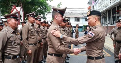พล.ต.ท.ไตรรงค์ฯ” ตรวจเยี่ยม สน.เพชรเกษม – ชูศูนย์ CCOC โรงพักต้นแบบ – มอบรางวัล “โฆษกยกนิ้ว” – มอบ Money Cash Back คืนผู้เสียหาย 2 ราย มูลค่ากว่า 1.6 ล้านบาท