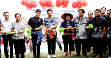 อบต.สำนักบก จัดงานประเพณีวิ่งควายน้ำยิ่งใหญ่ สืบสานภูมิปัญญาท้องถิ่น ชาวบ้าน-นักท่องเที่ยวร่วมงานคึกคัก
