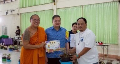 นครปฐม ปธ.กมธ.การท่องเที่ยวฯ ชมการประกวดบอนสีสายพันธุ์ใหม่   สนามวัดไผ่ล้อมฯ ตลาดใหญ่จีนตื่นตัว ชี้กระตุ้นเกษตรกรสร้างเม็ดเงิน