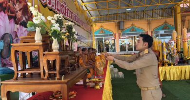 สมุทรปราการ เทศบาลเมืองแพรกษาใหม่ ร่วมกับฝ่ายปกครอง ชุมชน และโรงเรียนในเขตพื้นที่ตำบลแพรกษาใหม่ แห่เทียนจำนำพรรษา ถวายแด่พระสงฆ์วัดน้อยสุวรรณราม เนื่องในวันอาสาฬหบูชาและวันเข้าพรรษา ประจำปี 2569