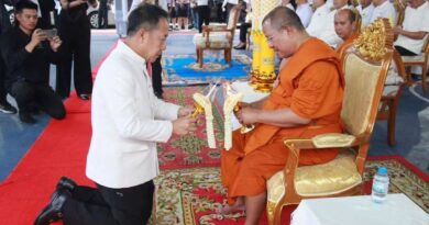 ผู้ว่าฯ ชลบุรี นำพุทธศาสนิกชนร่วมสืบสานพระพุทธศาสนา เนื่องในวันอาสาฬหบูชาและวันเข้าพรรษา