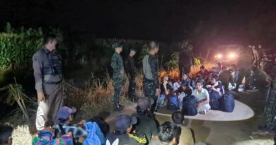 ทหาร ฉก.ราชมนูฯจับมือตำรวจ สภ.แม่สอด ตรวจพบจับกุมต่างด้าวสัญชาติ เมียนมา จำนวน 33 คน ลักลอบข้ามแดนผิดกฎหมาย