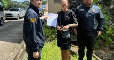 สืบ ตม.6 ร่วม ตม.จว.ภูเก็ต รวบสแกมเมอร์สาวหล่อชาวสวีเดน แก๊ง call center แฝงตัวหลบหนีหมายจับตำรวจสากลในจังหวัดภูเก็ต! 