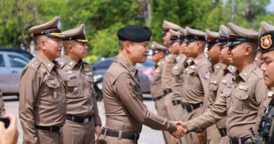พล.ต.ท.ไตรรงค์ฯ” ตรวจ สภ.เมืองสุราษฎร์ธานี ชื่นชมการนำเทคโนโลยีใช้ป้องปรามอาชญากรรม กำชับการปฏิบัติด้วยหัวใจของผู้พิทักษ์สันติราษฎร์