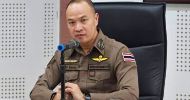 สำนักงานตำรวจแห่งชาติชื่นชมทุกชุดปฏิบัติการเข้าระงับเหตุในโรงเรียน จ.นนทบุรี เปิดเบื้องหลังทีม บก.น.7 ทิ้งภารกิจคว้าชัยการแข่งขัน ทิ้งนัดพบแพทย์ สวมขาสั้นแต่ใจเกินร้อย ยุทโธปกรณ์ครบช่วยประชาชน