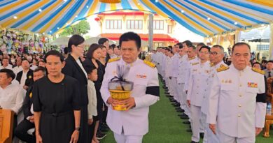 นนทบุรี “ในหลวง” พระราชทานน้ำหลวงอาบศพ นายก อบจ.นนทบุรี ด้าน “ณรงค์” อดีต สส. แจงปมเงิน 11 ล้าน มองคู่กรณีพูดเอาตัวรอด