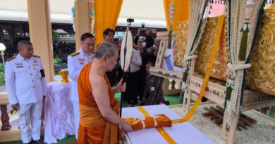 สุดอาลัยพิธีพระราชทานเพลิงศพ พ.ต.อ.ธงชัย เย็นประเสริฐนายก อบจ.นนทบุรี ภรรยา-ครอบครัว ขรก.หลายหน่วยงาน ร่วมส่งครั้งสุดท้าย