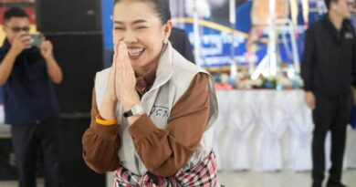อำนาจเจริญ“รมต.สุขสมรวย” ลงพื้นที่ตรวจเยี่ยมและมอบนโยบายขับเคลื่อนกองทุนหมู่บ้านฯ “อ.เพ็ญ จ.อุดรธานี” ย้ำรัฐบาลอัดงบช่วยดอกเบี้ยคนละครึ่ง-ปลดล็อก SML พลัส พร้อมแย้มข่าวดีลดค่าไฟ