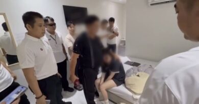 ศูนย์ต่อต้านการฉ้อโกงออนไลน์ (ACSC) เปิดแผนแก๊งคอลเซ็นเตอร์ บีบนักศึกษาหลอกเงินพ่อแม่อ้างขอทุนเรียนต่อ สูญ 1.5 ล้าน บังคับเปิดห้อง-วิดีโอคอลเฝ้า 24 ชม.
