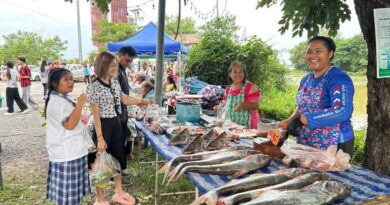 อำนาจเจริญ“ตลาดฮิมอ่างคึกคัก” เดินหน้าขับเคลื่อนเศรษฐกิจฐานราก สร้างรายได้ สู่ชุมชนอย่างต่อเนื่อง