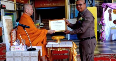 มอบทุนการศึกษานักเรียนโรงเรียนวัดประยุรวงศาวาส