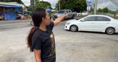 นนทบุรี วงจรปิด เตือนภัย! เหยื่อโผล่ไม่หยุด สาวแสบตระเวนหลอกแม่ค้าบางใหญ่ ทำทีขอยืมเงินสด-ซื้อผลไม้ ก่อนหลอกสแกน QR แล้วเชิดหนี 