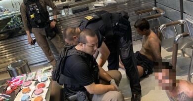 MPB SWAT’ สน.วัดพระยาไกร ปิดล้อมบุกจับ 2 เดนคุกปั่นจักรยาน งัดธนาคารอิสลาม ของกลางเพียบ พบประวัติก่อคดีโชกโชน