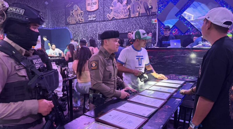 ตำรวจวังทองหลาง สนธิกำลัง SWAT จู่โจมตรวจเข้ม 12 ผับดังย่านมหาดไทย คุมเข้มสิ่งผิดกฎหมาย ยานานาชนิด