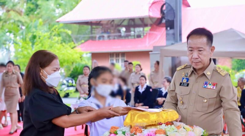 ผวจ.ชลบุรี เป็นประธานพิธีมอบทุนการศึกษามูลนิธิคุณพุ่ม ปีการศึกษา 2569 แก่เด็กพิการ 145 ทุน