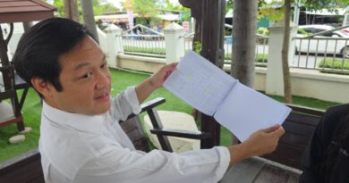 นนทบุรี ตัวแทนผู้เสียหายยื่นเอกสารตรวจสอบมูลนิธิเป็นหนึ่ง พบสลิปโอนเงินบริจาคเข้าบัญชีส่วนตัว จี้สอบเข้าข่ายฉ้อโกงประชาชน