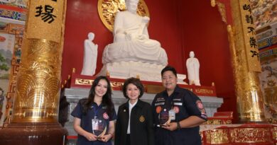 มูลนิธิป่อเต็กตึ๊ง หนุนกำลังใจ เชิดชูเกียรติจิตอาสาฯ ทำความดี ตามปณิธานมูลนิธิฯ “ช่วยชีวิต รักษาชีวิต สร้างชีวิต” มอบโล่เกียรติคุณอาสาสมัครดีเด่นประจำปี พ.ศ. 2567- 2568 ณ ห้องประชุม ชั้น 6 อาคารจอดรถมูลนิธิป่อเต็กตึ๊ง ศาลเจ้าไต้ฮงกงหยกขาวฯ เขตสาทร กรุงเทพฯ
