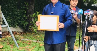 ทนายตั้ม บ้าพลัง” บุก บช.ก. แจ้งความ กกต.เสียงข้างมาก ปมมติคดีฮั้ว สว. ขอนำหลักฐานสอบการปฏิบัติหน้าที่“    