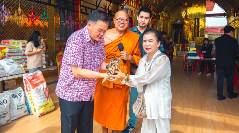 นครปฐม หลวงพี่น้ำฝน – เสธ.แก้ว ส.ส.นครปฐม เปิดตัวโมเดล “แมวจรหลวงพี่น้ำฝน”  