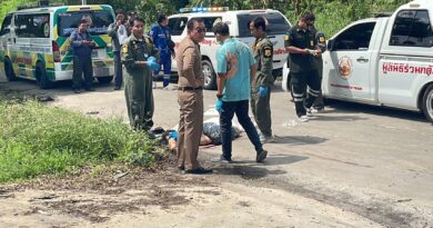 ปทุมธานี สลดจยย.ออกจากซอยชนรถขยะอบต.คลองสาม แม่เจ็บ-ลูกวัย 8 ขวบเสียชีวิต