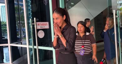 สส.ไอเดีย“เข้าแจ้งความ บก.ปอท. ดำเนินคดี “รังสิมันต์ โรม” ข้อหาหมิ่นประมาทด้วยการโฆษณา ปมพาดพิงสามี พร้อมยืนยันเป็นการรักษาสิทธิของตัวเองและครอบครัว ย้ำหากมีหลักฐานพร้อมเข้าสู่กระบวนการพิสูจน์ตามกฎหมาย ขณะที่ประเด็นเอกสาร เส้นทางการเงิน และอาชีพสามี พร้อมชี้แจงตามข้อเท็จจริง