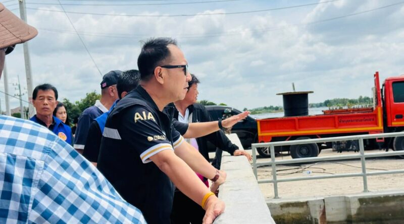 ผวจ.ชลบุรี ลงพื้นที่พนัสนิคม-พานทองเร่งสืบหาสาเหตุน้ำท่วมขังค้าง พร้อมสั่งผลักดันน้ำ-เยียวยาประชาชน