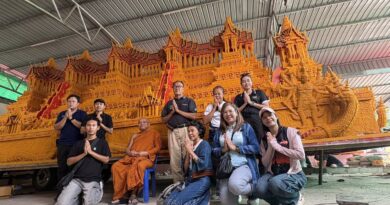 สกลนคร ตามรอยช่างทำปราสาทผึ้ง 6 คุ้มวัด สืบสานภูมิปัญญาคนรุ่นเก่าสู่รุ่่นใหม่