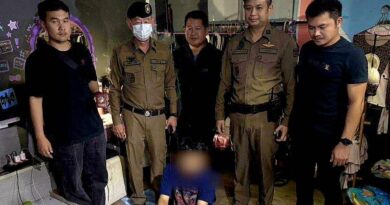 สน.ห้วยขวาง ปูพรม ชุมชนริมคลอง ลาดพร้าว 80 ทลายรังยา รวบแฟนสาวเอเย่นต์คาห้องพร้อมไอซ์-ยาบ้าอื้อ ส่วนอีกเคสขยายผลรวบหนุ่มเช่าห้องซุกยา-อุปกรณ์การเสพ