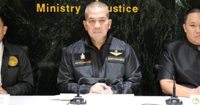 รมว.ยุติธรรม แจงย้อนดูคลิปฉบับเต็ม ย้ำชัดไม่ได้ฟอกขาว “สามี-สส.ไอเดียร์” โยงเว็บพนันออนไลน์ พร้อมจ่อเชิญทั้ง 2 มาให้ข้อมูลเร็วๆนี้