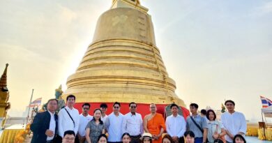 ห่มผ้าแดงภูเขาทอง ปลุกพลังรุ่นพี่รุ่นน้อง ศรีนครินทรวิโรฒ สร้างเครือข่ายจัดการสังคม
