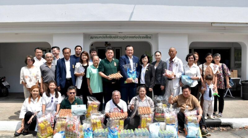 สนท. – สภท. 2 สมาคมสื่อฯ ห่วงใยเพื่อนสมาชิก มอบข้าวสารอาหารแห้งช่วยเหลือผู้ได้รับผลกระทบจากอุทกภัย